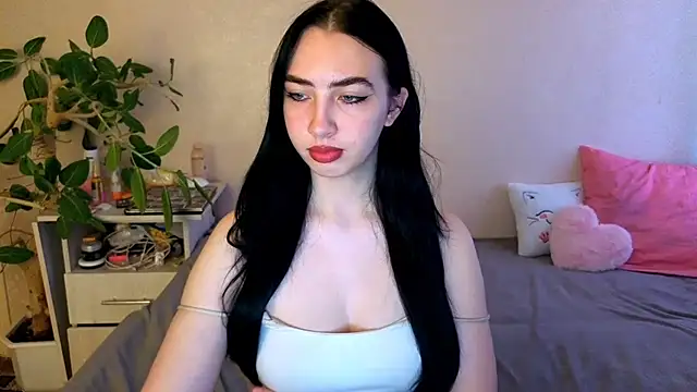 Snapshot of WildKittenX_ chatting on 06-19-26, 04:07 WildKittenX online show from 06-19-26, 04:07