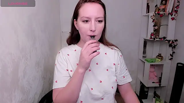 Snapshot of LinaFlawless chatting on 10-14-25, 02:34 LinaFlawless online show from 10-14-25, 02:34