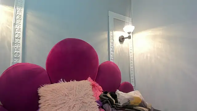 Bonniie 22 online show from 10-31-25, 01:52