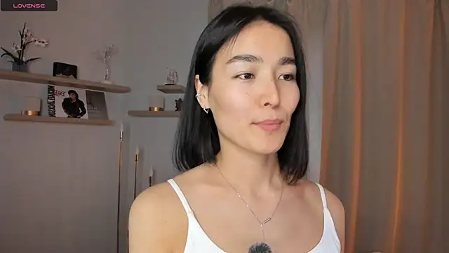 RanelDiva online show from 12-16-25, 08:51