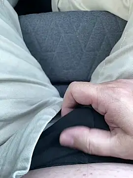 Snapshot of littletoy64 chatting on 02-27-25, 04:21 littletoy64 online show from 02-27-25, 04:21