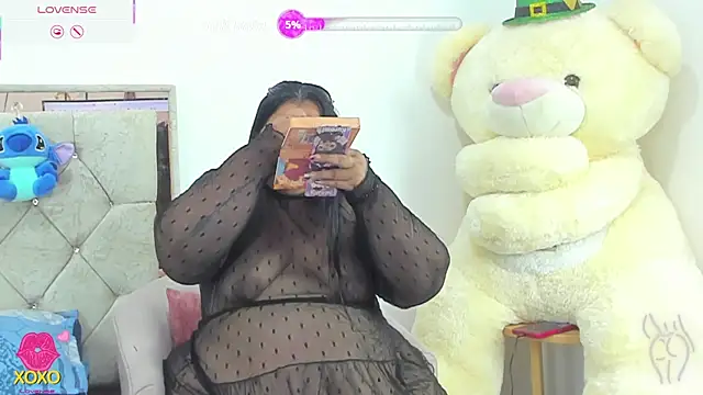 Snapshot of LunaaSweett chatting on 04-30-26, 08:38 LunaaSweett online show from 04-30-26, 08:38