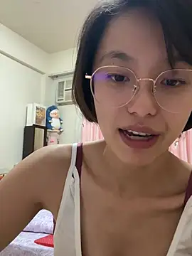 Snapshot of ladypaggy chatting on 04-27-26, 02:37 ladypaggy online show from 04-27-26, 02:37