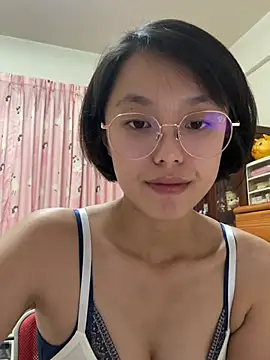 Snapshot of ladypaggy chatting on 04-19-26, 03:24 ladypaggy online show from 04-19-26, 03:24