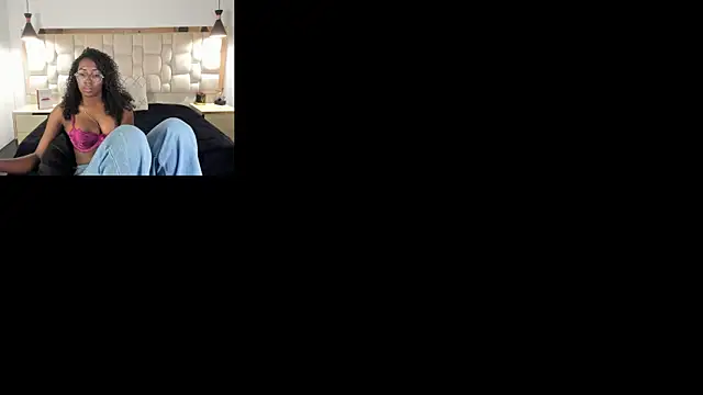 Snapshot of Qeen_blackk chatting on 02-21-26, 07:27 Qeen blackk online show from 02-21-26, 07:27