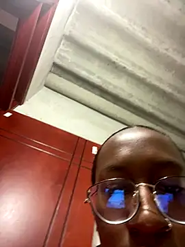 Qeen blackk online show from 10-19-25, 10:01