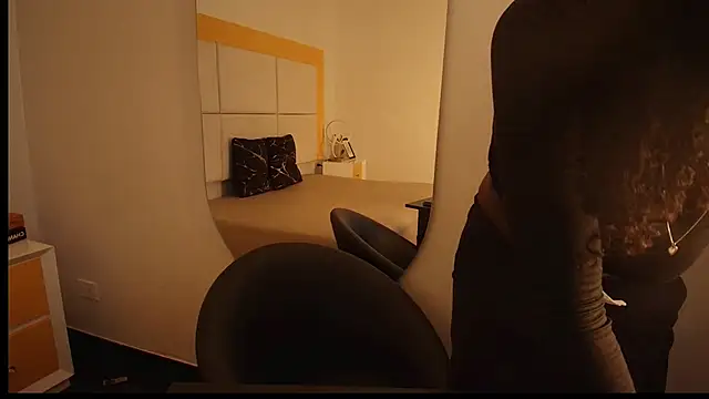 Qeen blackk online show from 12-16-25, 09:30