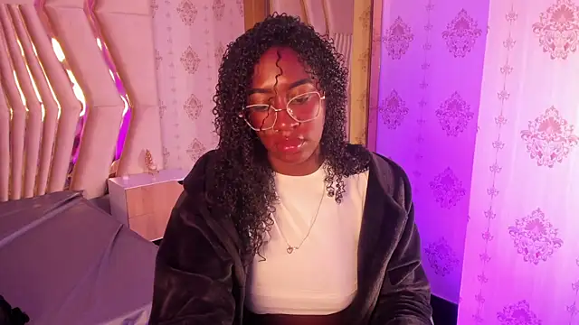 Snapshot of Qeen_blackk chatting on 02-24-26, 08:53 Qeen blackk online show from 02-24-26, 08:53