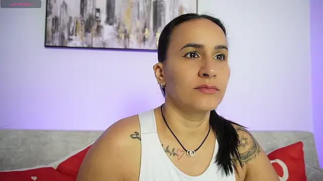 Sara Charmy online show from 11-18-25, 08:50