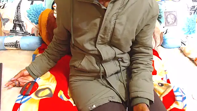 ChocolateClit online show from 11-06-25, 09:19