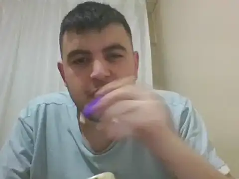 Snapshot of Iamcan_07 chatting on 03-08-25, 08:14 Iamcan 07 online show from 03-08-25, 08:14
