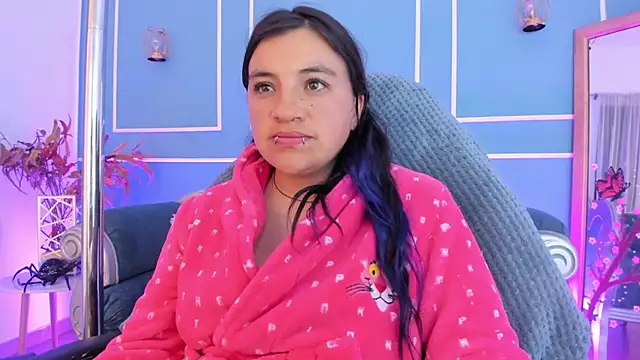 Snapshot of TaraTaylorr chatting on 06-15-26, 08:03 TaraTaylorr online show from 06-15-26, 08:03