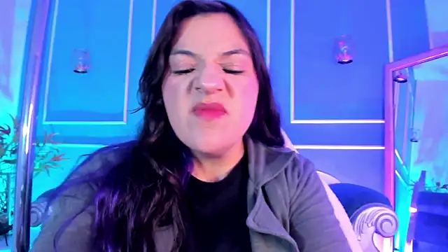 TaraTaylorr online show from 11-28-25, 02:23