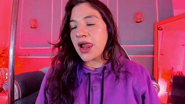 TaraTaylorr online show from 12-04-25, 02:43