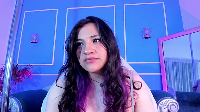 TaraTaylorr online show from 11-18-25, 04:27