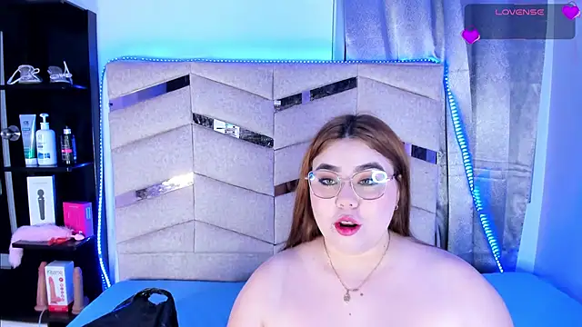 Snapshot of MadissonLee__ chatting on 05-04-26, 10:12 MadissonLee online show from 05-04-26, 10:12