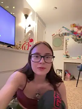 Evalynfox online show from 02-28-25, 05:15