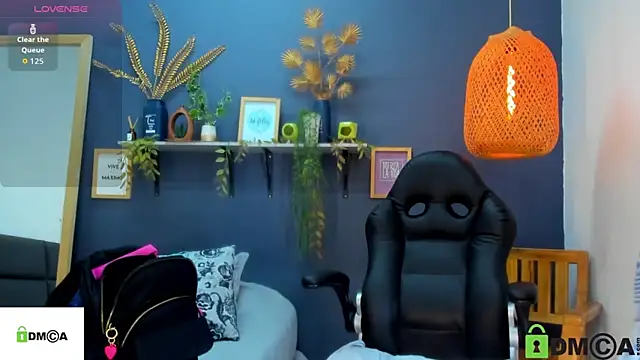 yessila parker online show from 10-25-25, 02:44