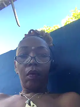 Ladyzee25 online show from 11-24-25, 05:57