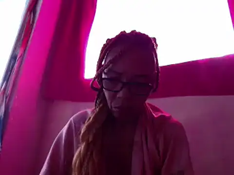 Snapshot of Ladyzee25 chatting on 05-24-26, 12:27 Ladyzee25 online show from 05-24-26, 12:27