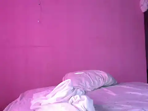 Snapshot of Ladyzee25 chatting on 04-18-26, 11:45 Ladyzee25 online show from 04-18-26, 11:45