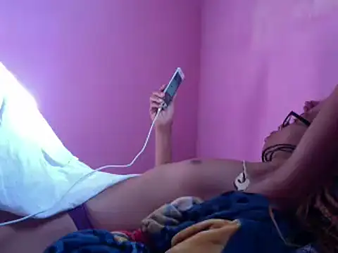 Ladyzee25 online show from 02-20-26, 01:24