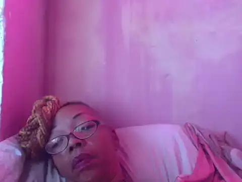 Snapshot of Ladyzee25 chatting on 06-02-26, 11:54 Ladyzee25 online show from 06-02-26, 11:54