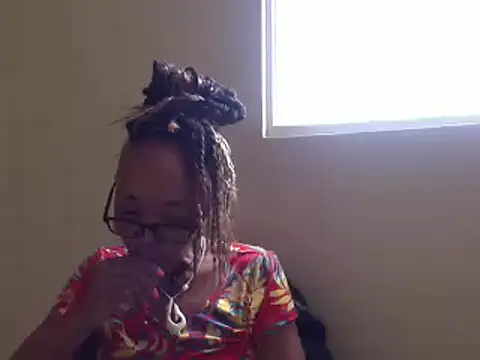 Snapshot of Ladyzee25 chatting on 07-28-26, 06:20 Ladyzee25 online show from 07-28-26, 06:20