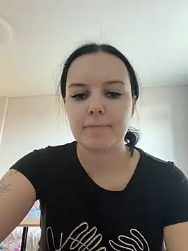 Snapshot of Miss_Vic chatting on 05-03-26, 01:36 Miss Vic online show from 05-03-26, 01:36