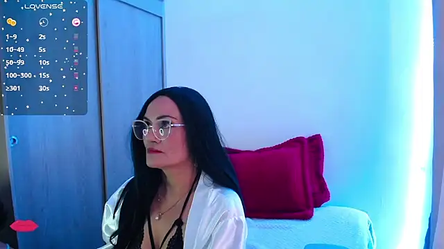 CarolinneFiotti online show from 03-18-25, 09:53