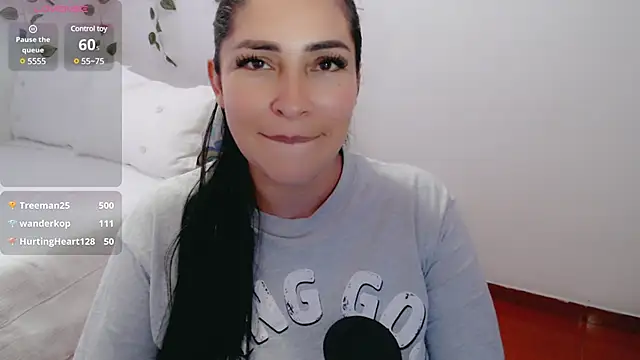 Snapshot of luna_lgomez_ chatting on 03-22-25, 02:03 luna lgomez  online show from 03-22-25, 02:03