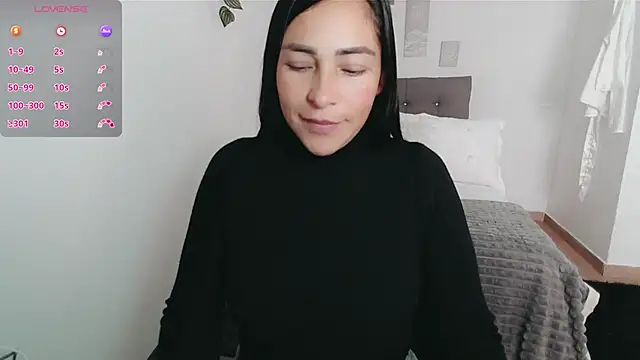 luna lgomez  online show from 11-27-25, 12:27