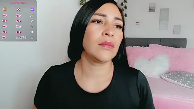 luna lgomez  online show from 02-06-26, 12:56