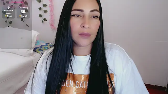 Snapshot of luna_lgomez_ chatting on 03-23-25, 01:09 luna lgomez  online show from 03-23-25, 01:09