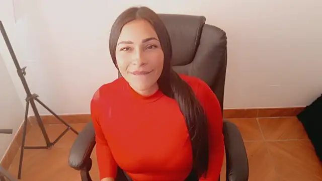 Snapshot of luna_lgomez_ chatting on 05-12-26, 06:25 luna lgomez online show from 05-12-26, 06:25