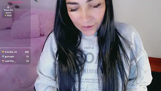 Snapshot of luna_lgomez_ chatting on 03-02-25, 01:09 luna lgomez  online show from 03-02-25, 01:09