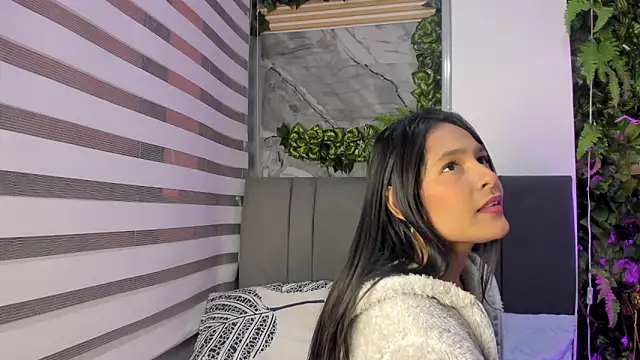 Fernanda liie  online show from 12-20-25, 11:24