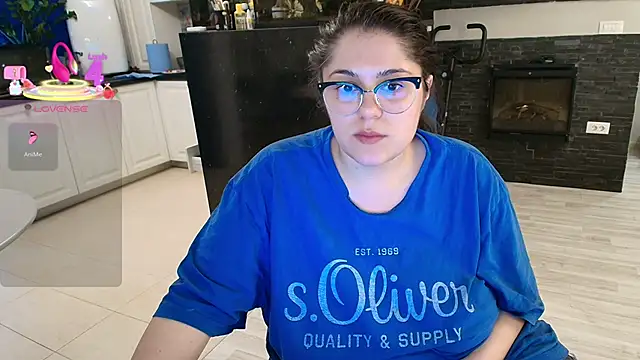 Layla- online show from 04-15-26, 11:05