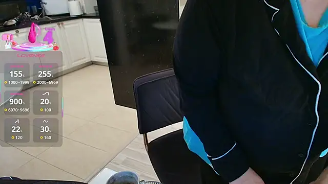 Layla- online show from 01-14-26, 01:04