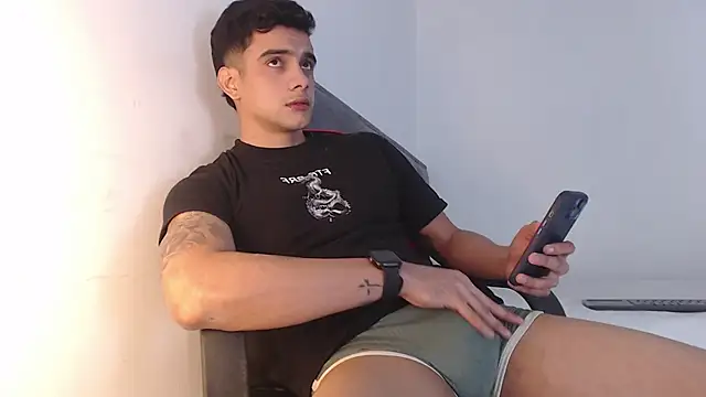 adam levis17 online show from 12-18-25, 05:23