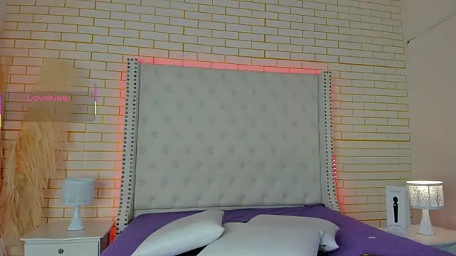 Emilly wilson  online show from 10-30-25, 12:36