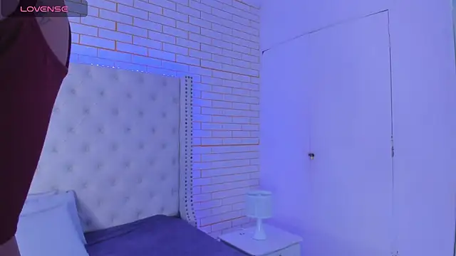 Emilly wilson  online show from 10-22-25, 01:32