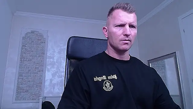 RomeoMalcolm online show from 03-18-25, 05:34