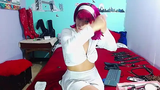 Snapshot of millygrey chatting on 10-14-25, 03:23 millygrey online show from 10-14-25, 03:23