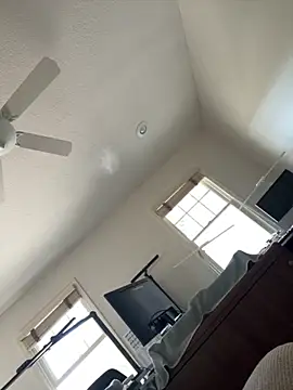 tiny asian24 online show from 09-17-25, 05:37