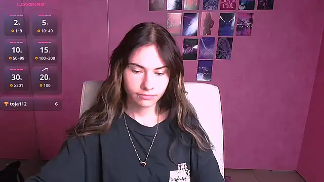 Fiona Night online show from 06-18-26, 05:28