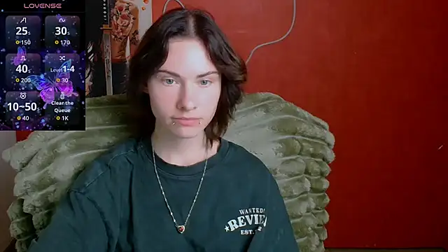 Snapshot of Fiona_Night chatting on 05-18-26, 11:37 Fiona Night online show from 05-18-26, 11:37