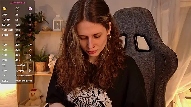 Snapshot of OliviaMcClean chatting on 02-15-26, 05:12 OliviaMcClean online show from 02-15-26, 05:12