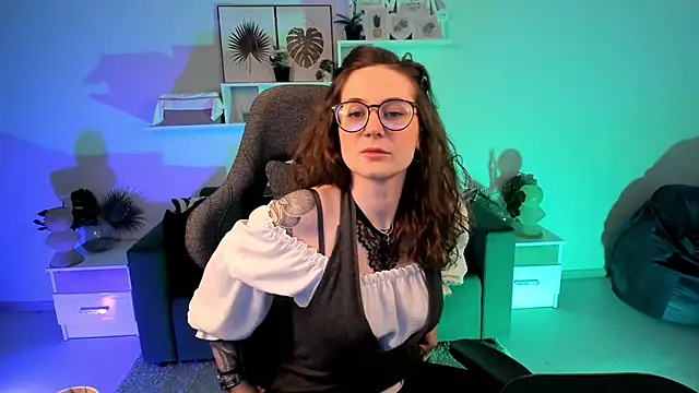 Snapshot of OliviaMcClean chatting on 03-20-25, 02:42 OliviaMcClean online show from 03-20-25, 02:42