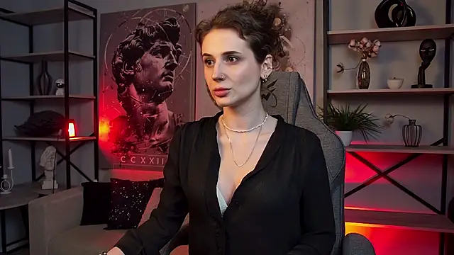 Snapshot of OliviaMcClean chatting on 03-19-26, 03:23 OliviaMcClean online show from 03-19-26, 03:23